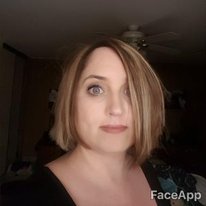 Meet your Posher, Leigh